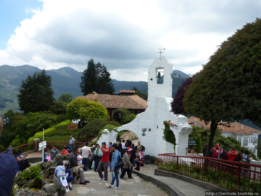 Оригинальная колокольня. Богота, Колумбия
