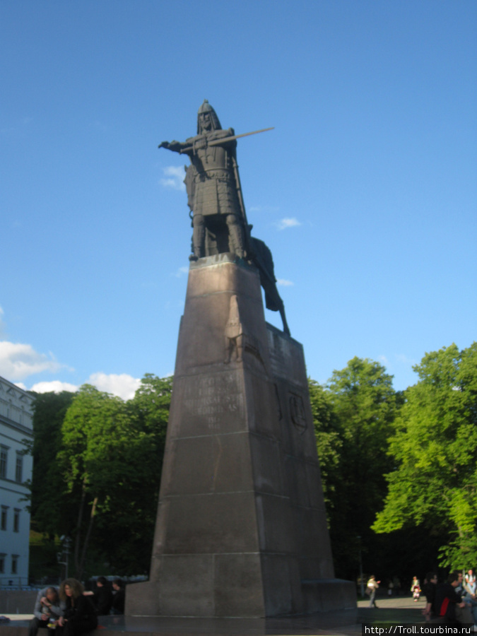 Памятник Гедиминасу Вильнюс, Литва