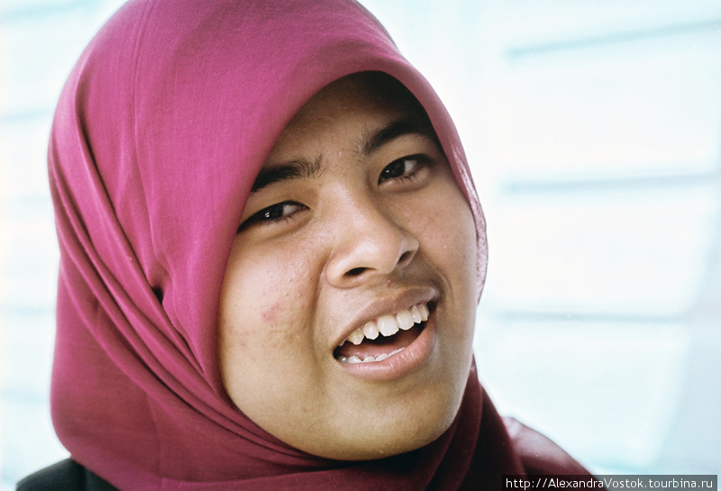ученица из школы английского языка, в которой я вела уроки Суматра, Индонезия