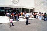 Очередь на вход в музей антропологии в Мехико