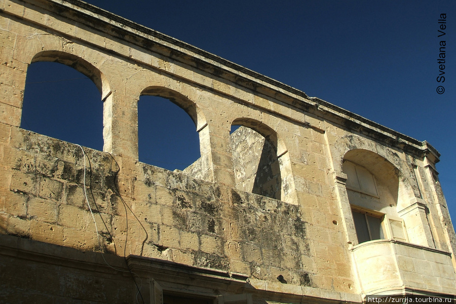 Дом с арками и каменным балконом (Зурри, Мальта) Зуррик, Мальта