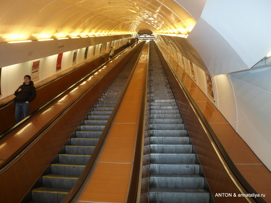 Эскалаторы — как у нас Прага, Чехия