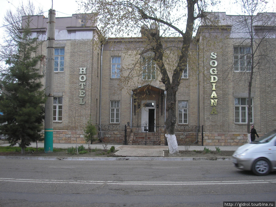 Общий вид на отель. Самарканд, Узбекистан