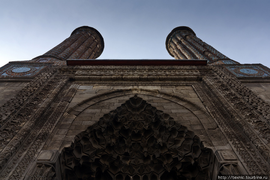 Иранская архитектура. Медресе Эрзурум, Турция