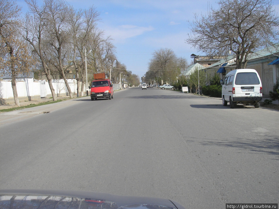 Одна из улиц города. Карши, Узбекистан
