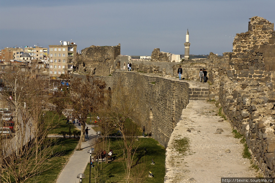 По стенам можно гулять Диярбакыр, Турция