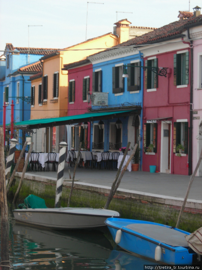 Бурано-остров кружевниц и рыбаков Остров Бурано, Италия
