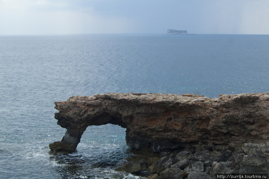 Рука и море Ренди, Мальта