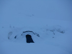 Это не нора, это вход в нашу палатку, на Берельском седле в тот день  снега нападало немерено