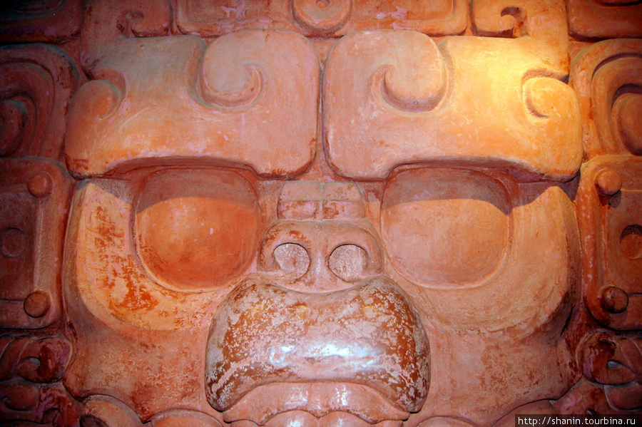 Каменное лицо Четумаль, Мексика