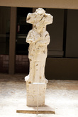 Статуя во внутреннем дворе музея Паленке