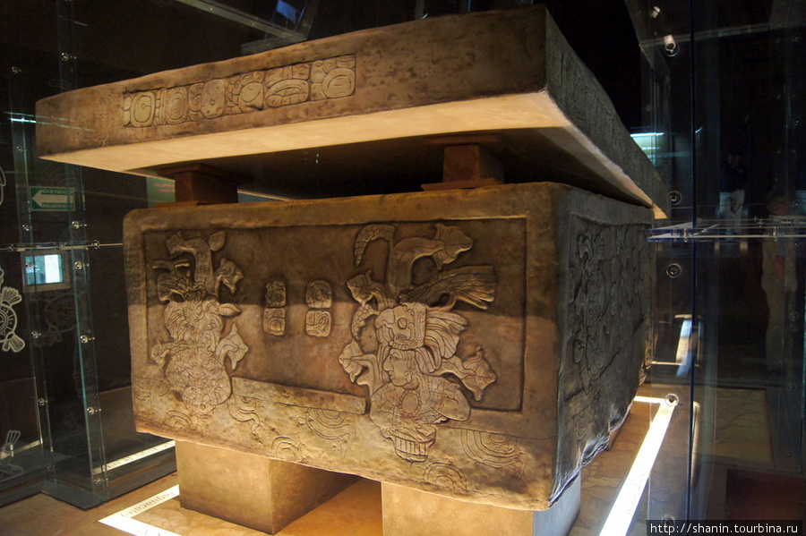Каменный саркофаг Паленке, Мексика