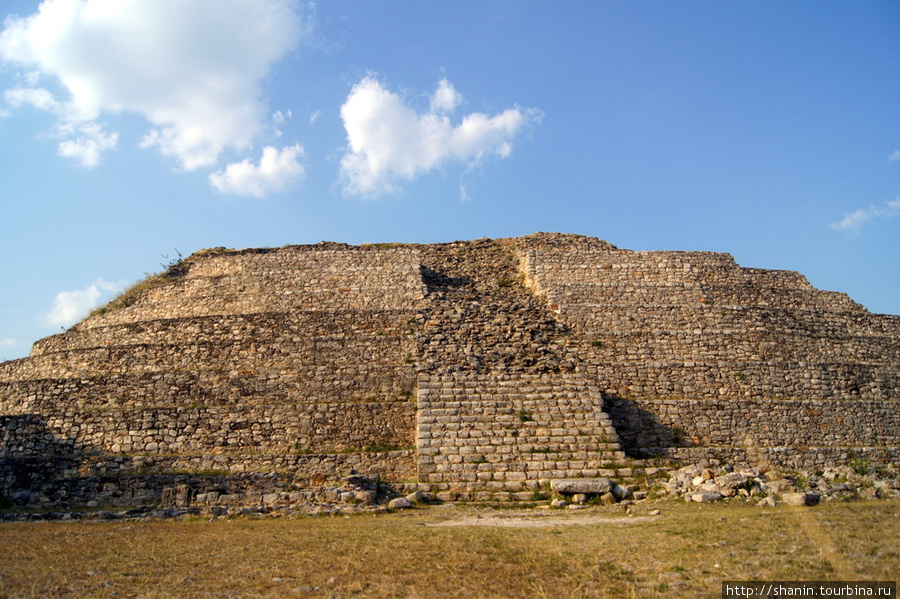 Пирамида Кинич Как Моо Штат Юкатан, Мексика