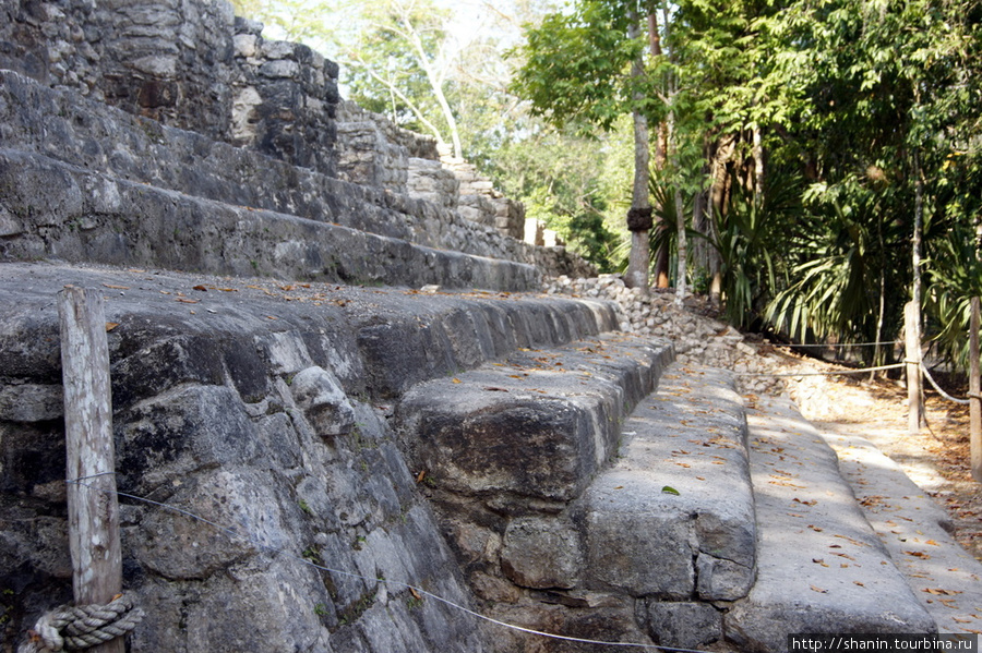 Ближняя группа руин Коба, Мексика