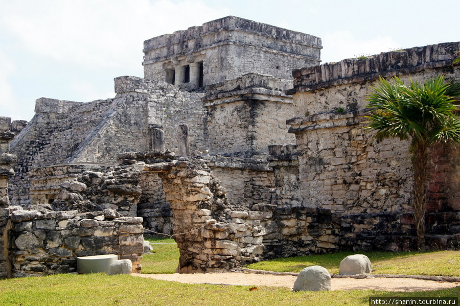 Руины храма в Тулуме