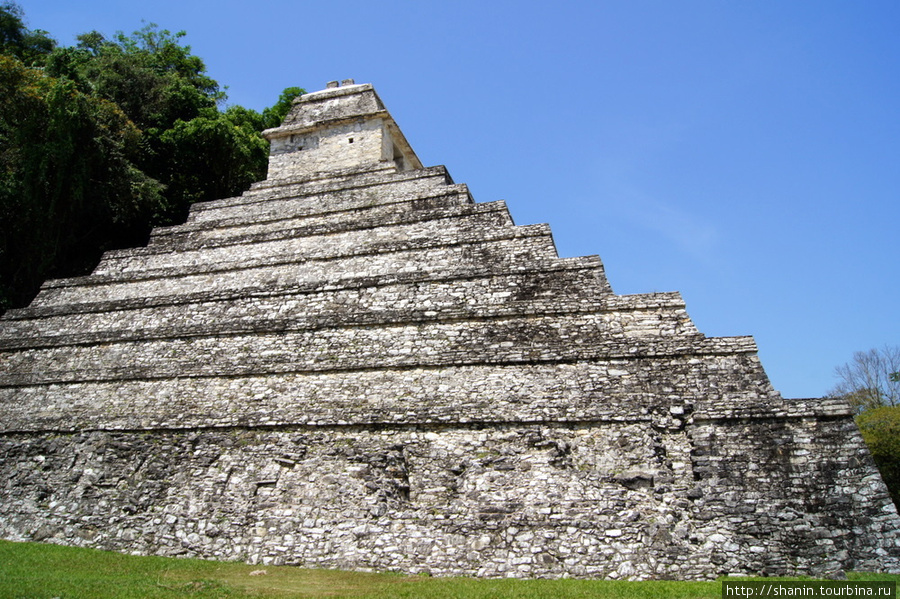 Храм надписей — вид сбоку Паленке, Мексика