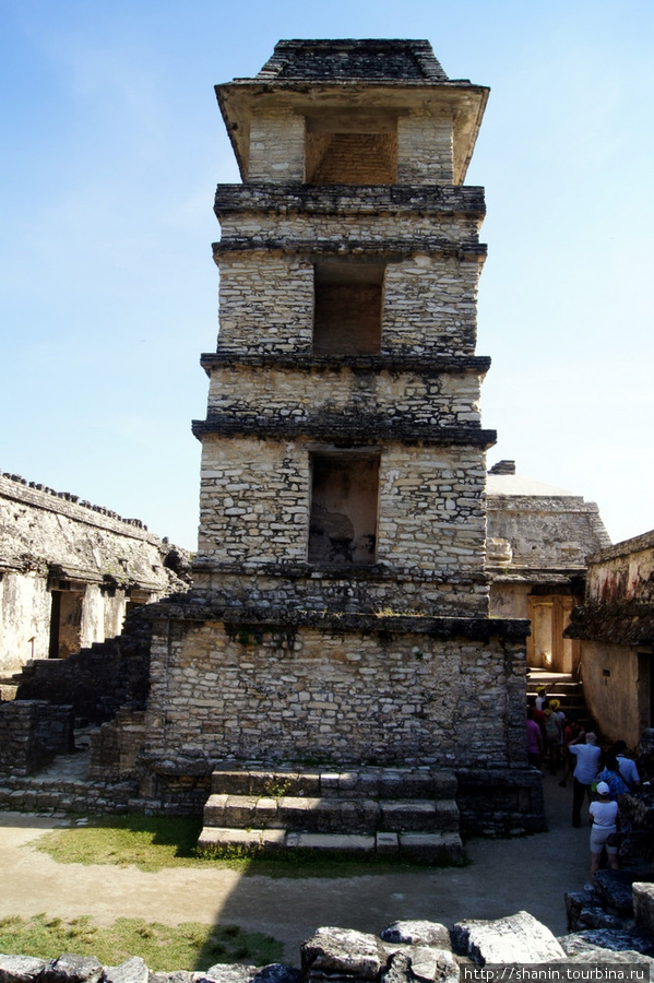 Башня во дворце правителей Паленке Паленке, Мексика