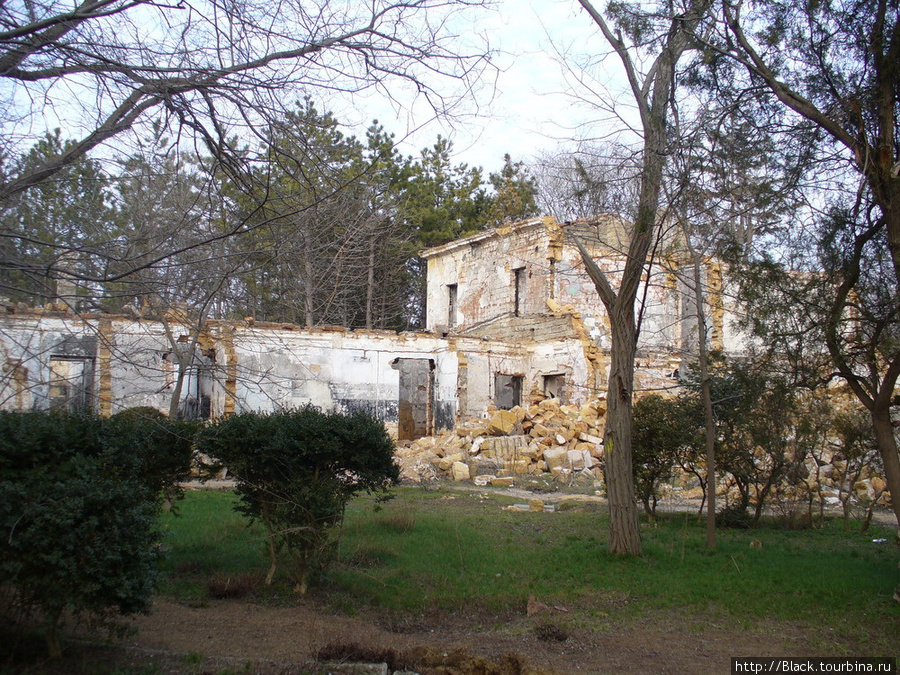 Развалины «старой гостиницы»