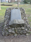 Памятный знак «Место первой артезианской скважины»