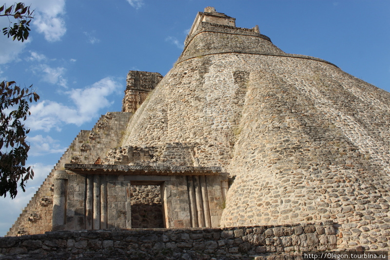 Дома черепах, карлика и волшебника Ушмаль, Мексика