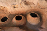 подземные помещения в монастыре Eski Gumusler — хранилище вина и масла