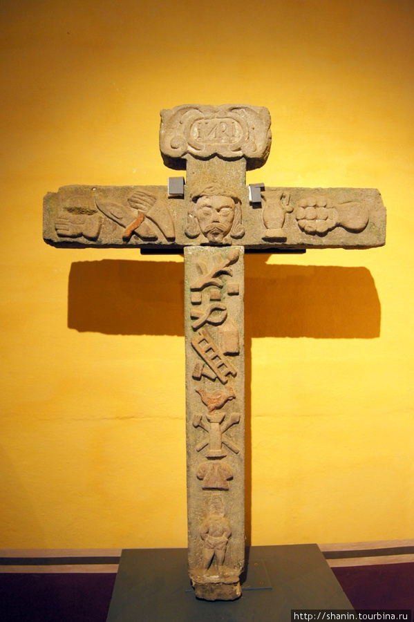 Старый испанский крест Тласкала-де-Хикотенкатль, Мексика