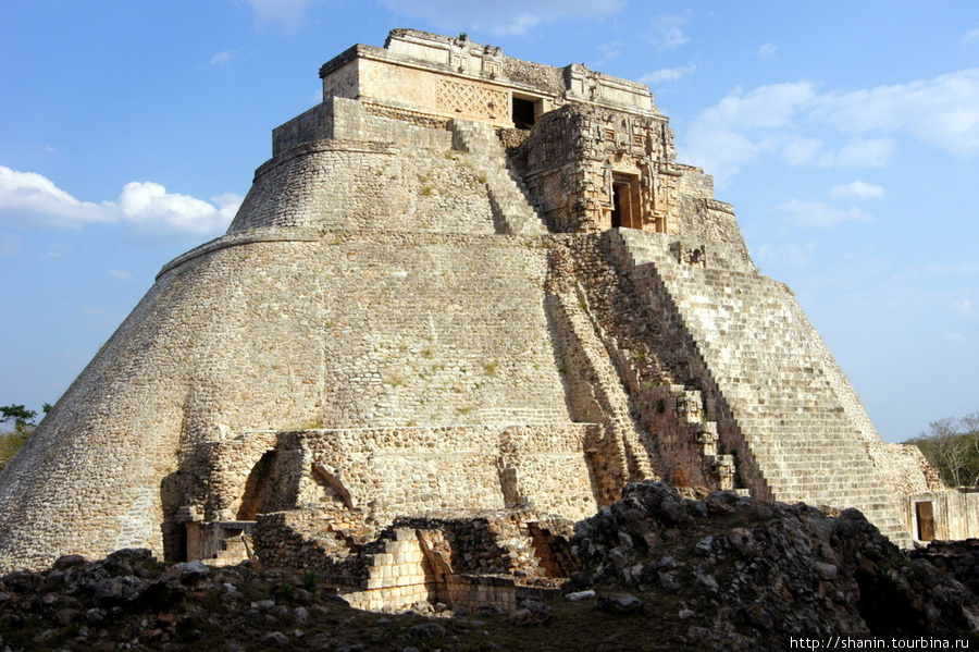 Пирамида в Ушмале Ушмаль, Мексика