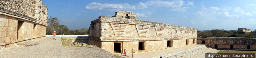 Главная площадь Ущмаля — панорама Ушмаль, Мексика