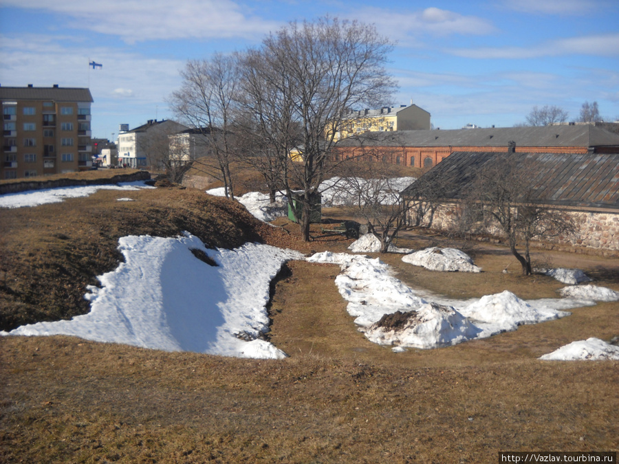 Снег и трава Хамина, Финляндия
