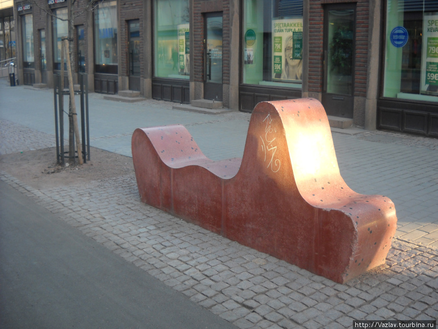 Скамейка или скульптура? Котка, Финляндия