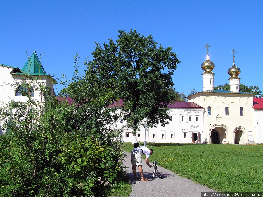 Богородичный Успенский  монастырь Тихвин, Россия