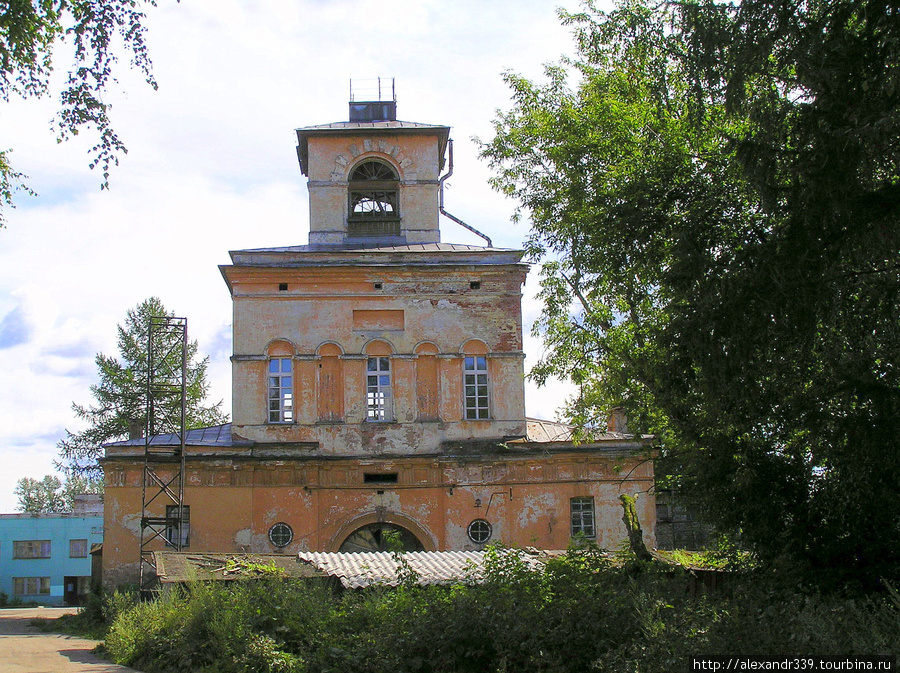 Введенский женский монастырь основан в 1560 году. Тихвин, Россия