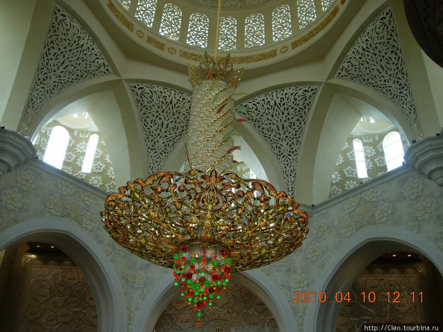 Мечеть в Абу-Даби. ОАЭ