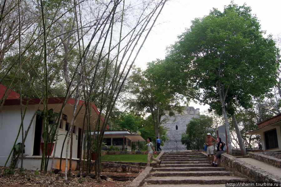 Информационно-туристический комплекс Ушмаль, Мексика