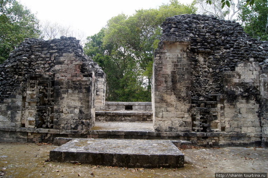 Руины в городе Чиканна Шпухиль, Мексика