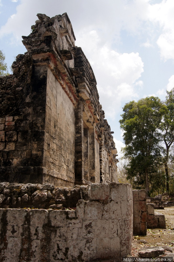 Стена храма Шпухиль, Мексика