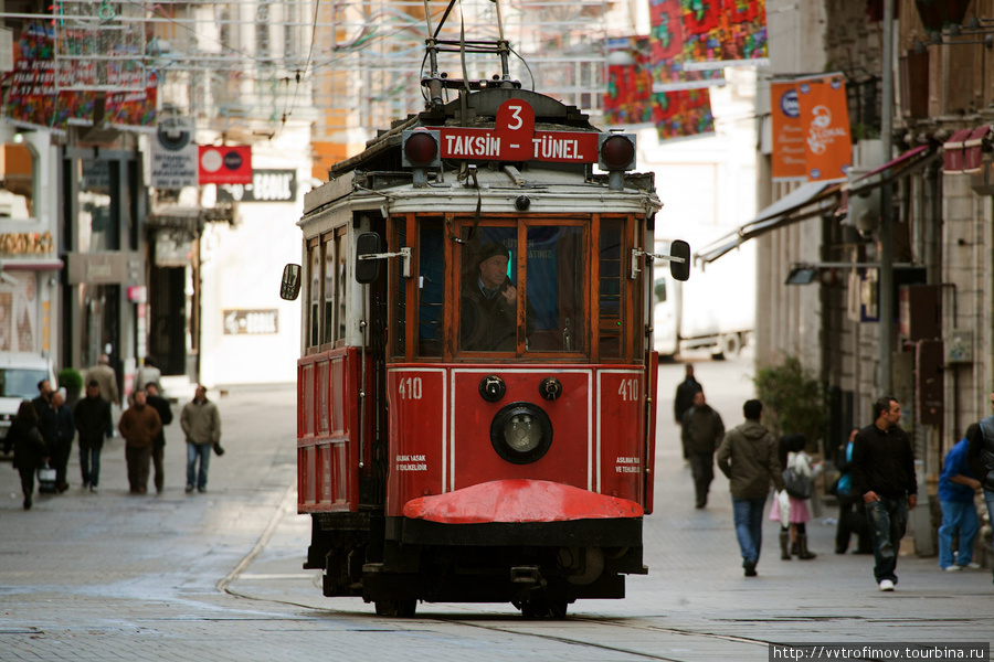 Старый трамвай. Стамбул, Турция