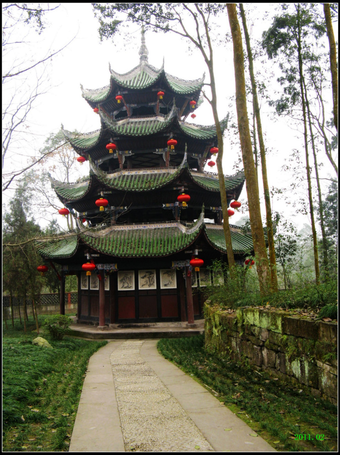 Башня в традиционно-китайском стиле Наскальные рельефы Дацзу, Китай
