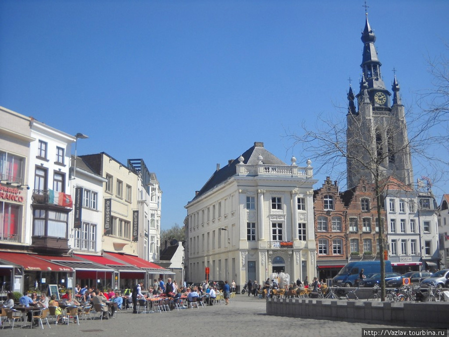 Фрагмент площади Кортрейк, Бельгия