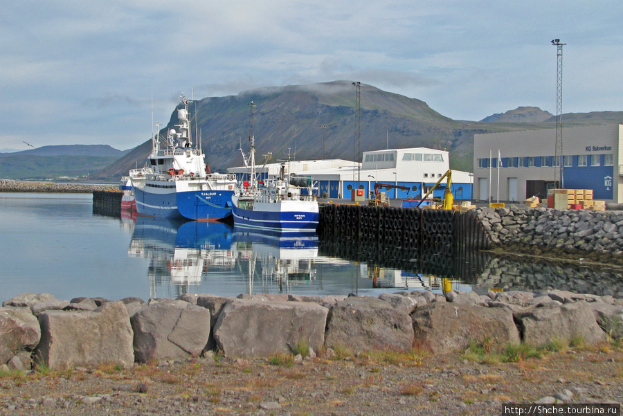 Порт Olafsvik, именно он и делает его городом Олафсвик, Исландия
