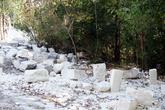 Каменные блоки — с руин Тикаля