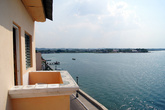 Вид с балкона отеля на набережной Флореса