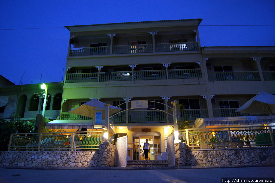 Отель на набережной Флорес, Гватемала