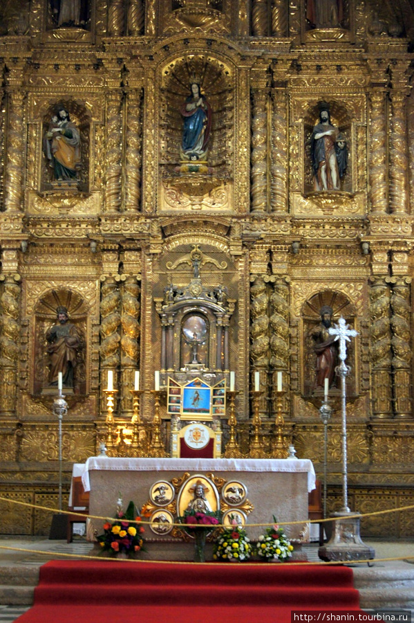 Алтарь в соборе в Камаягуа Камаягуа, Гондурас