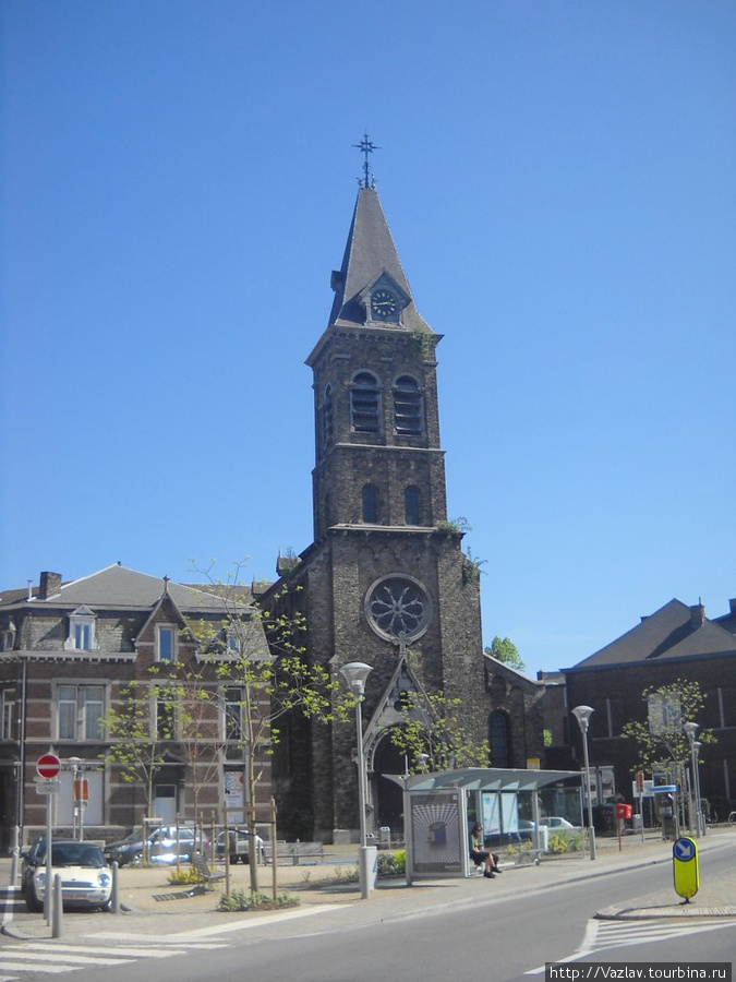 Лучший вид на церковь Льеж, Бельгия