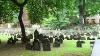 На моем пути мне встретилось несколько очень старых кладбищ. Могилы 18 века. Босьон был основан в 1630 и стал гоподом в 1820