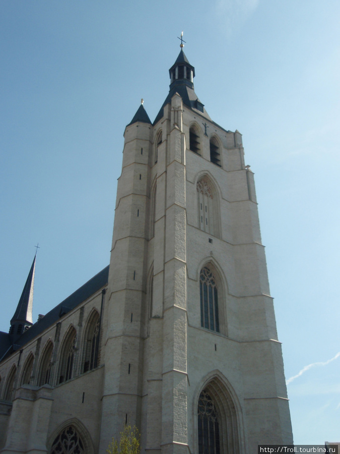 Церковь Пресвятой Богородицы на Дийле / Onze-Lieve-Vrouw-over-de-Dijlekerk
