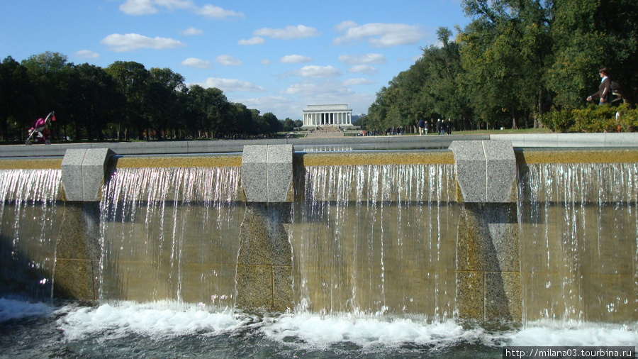 Вид на Мемориал Линкольна Вашингтон, CША
