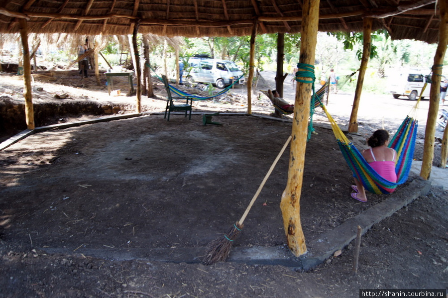 В беседке в тени Остров Ометепе, Никарагуа