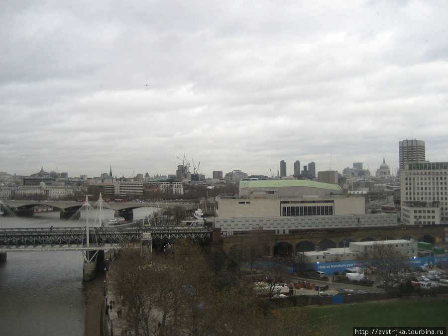 Пролетая над Темзой Лондон, Великобритания